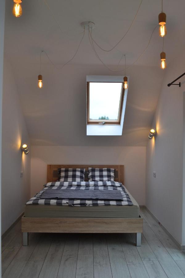 Leniowka Apartment Ponikiew  Екстериор снимка